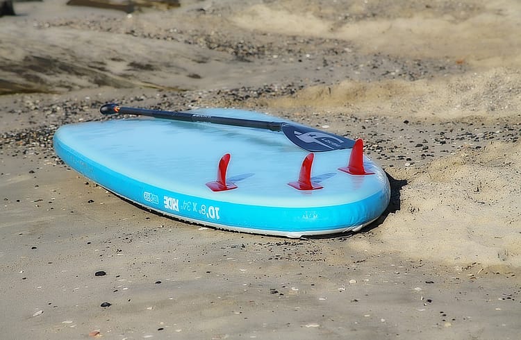 paddle board